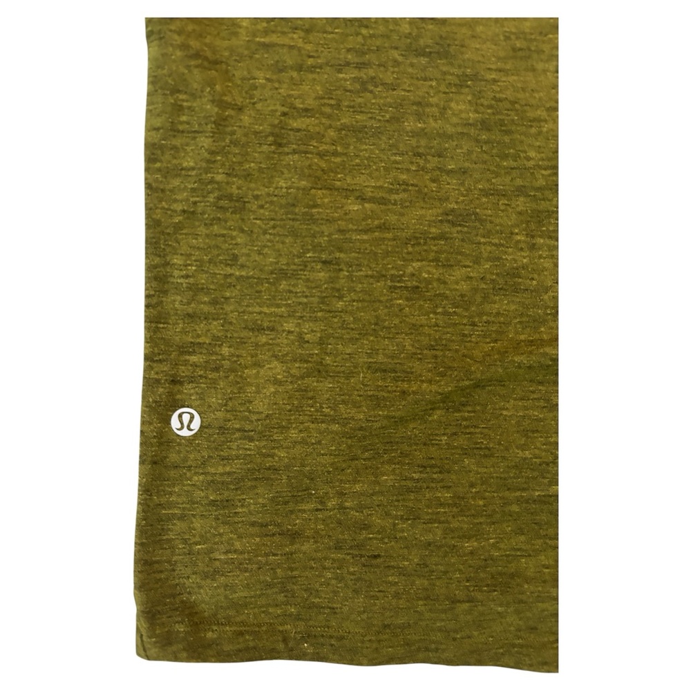 Lululemon Olive Green Men's Quarter-Zip Sweater - Picture 4 of 4